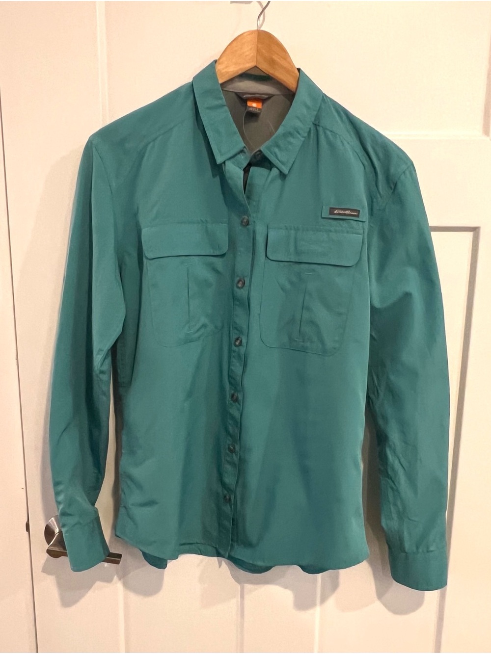 Eddie Bauer teal women's small  breathable button down hiking shirt long sleeve